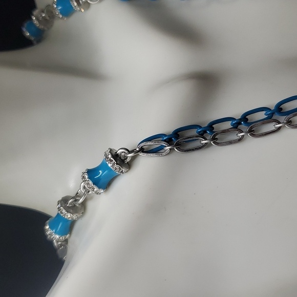 N3433 - Picture 2 of 3